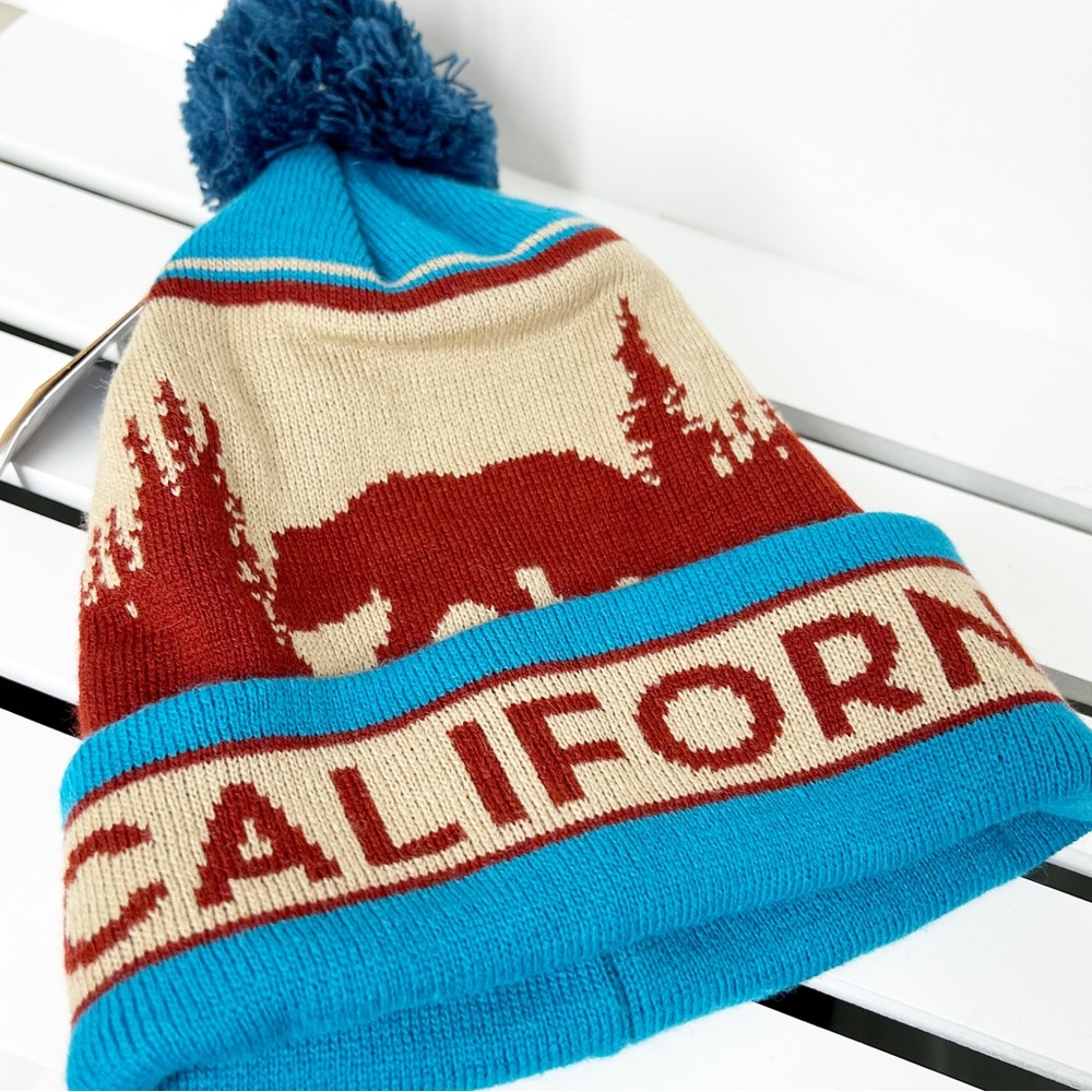 NWT California Bear POM POM Beanie Hat Winter Holiday Gift Present 🎁 Adult 1 sz